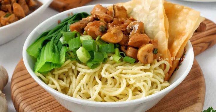 Asal-Usul Mie Ayam, Ada budaya China!