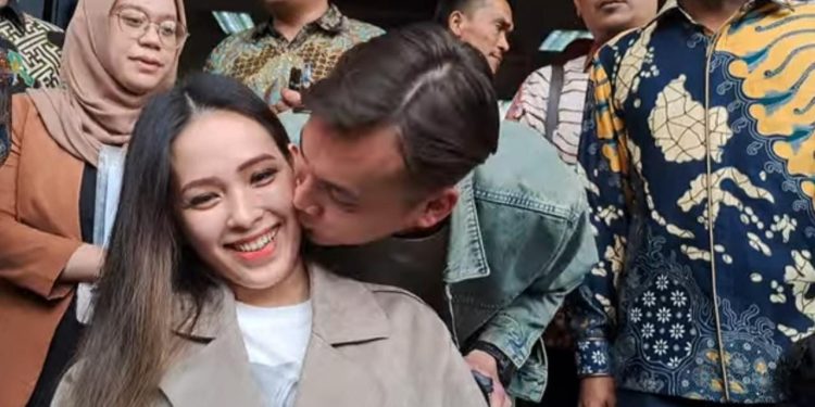 Lady Nayoan – Rendy Kjaernett Rujuk?