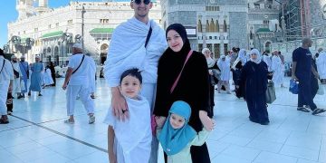 Edisi Liburan Akhir Tahun, Tasya Kamila Umroh Bersama Keluarga Kecilnya.