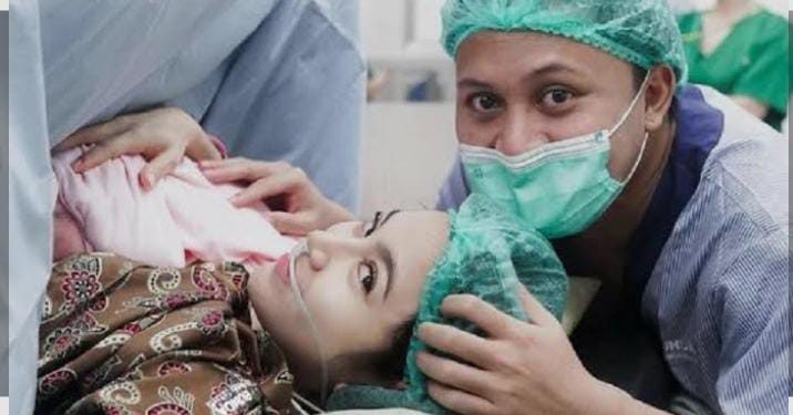Mahalini dan Rizky Febian di Karuniai Bayi Perempuan yang Lucu