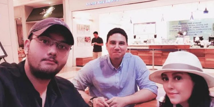 Bukan Soal Ketampanan, Ini Prinsip Tegas Meriam Bellina dalam Membesarkan Dua Putranya