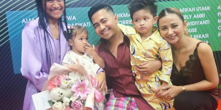 Designer Migi Rihasalay Perkenalkan Brand “Kini Kita” di Tangerang Mode Station Week, Anak Jadi Inspirasi Sekaligus CEO Cilik