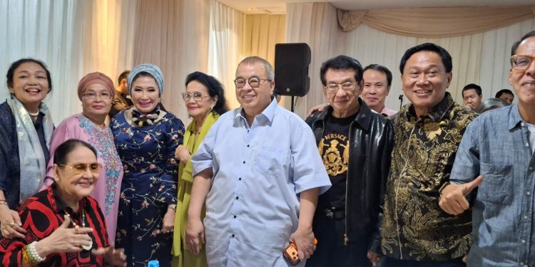 Silaturahmi Lebaran ala Anwar Fuady hingga Ultah Keluarga, Ajang Reuni Hangat Para Tokoh dan Sahabat Lama