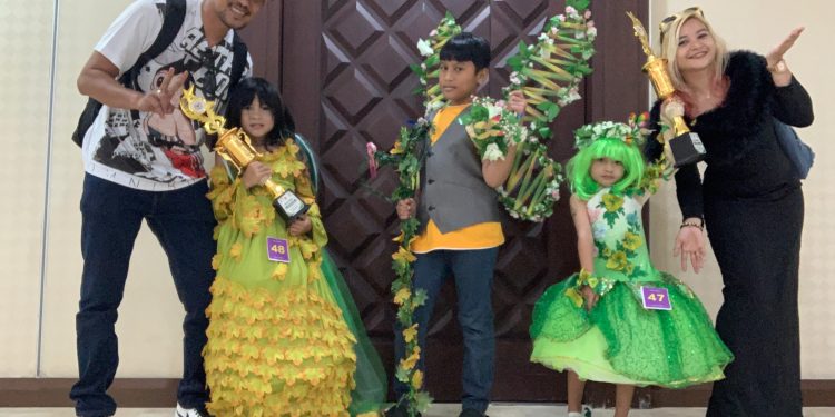 Kakak Beradik Hannan Zea dan Fairuz Alkadrie Borong Penghargaan, Kostum Handmade Sang Ibu Berbuah
